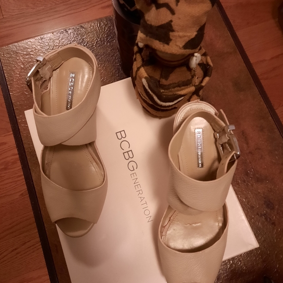 SOLD BCBG ankle wrap Sandals - Picture 4 of 4